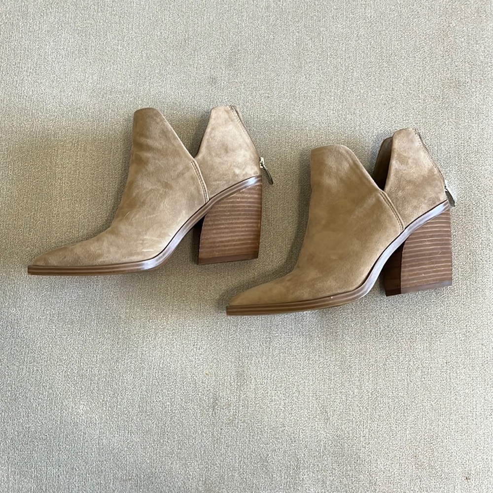 Never worn!!! Steve Madden bootie. Size 7.5